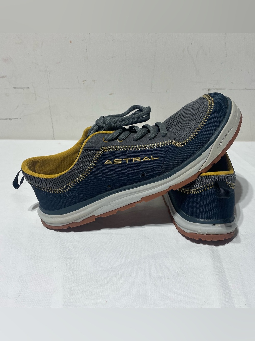 Astral Brewer 2.0 SMU Water Shoes Mens 9 Blue Gray Yellow VS201